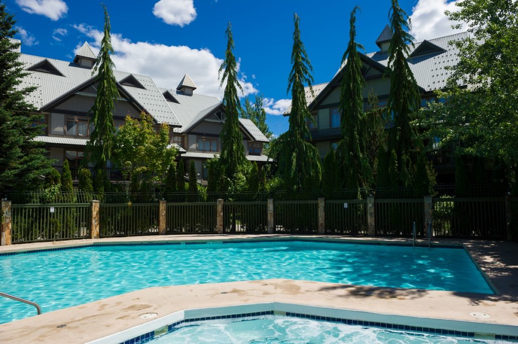 Outdoor pool and hot tub at Northstar Stoney Creek
